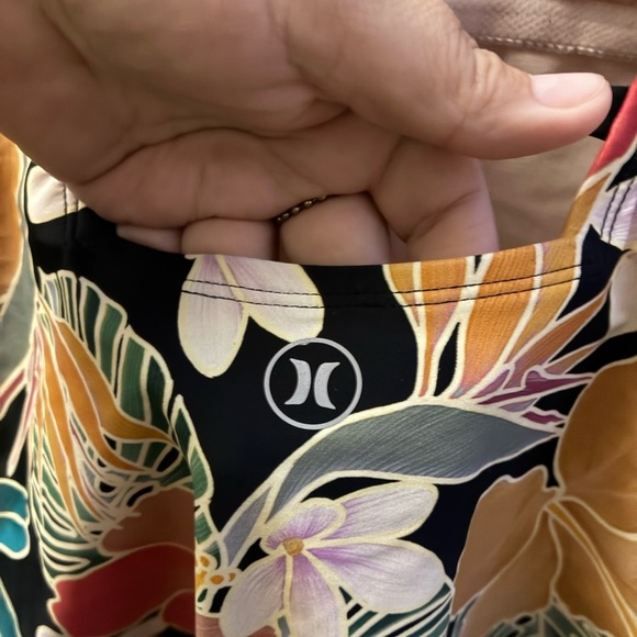 Hurley Women's Tropical Print UPF 50+ Stretch 
One-Piece Swimsuit XL - Picture 7 of 14